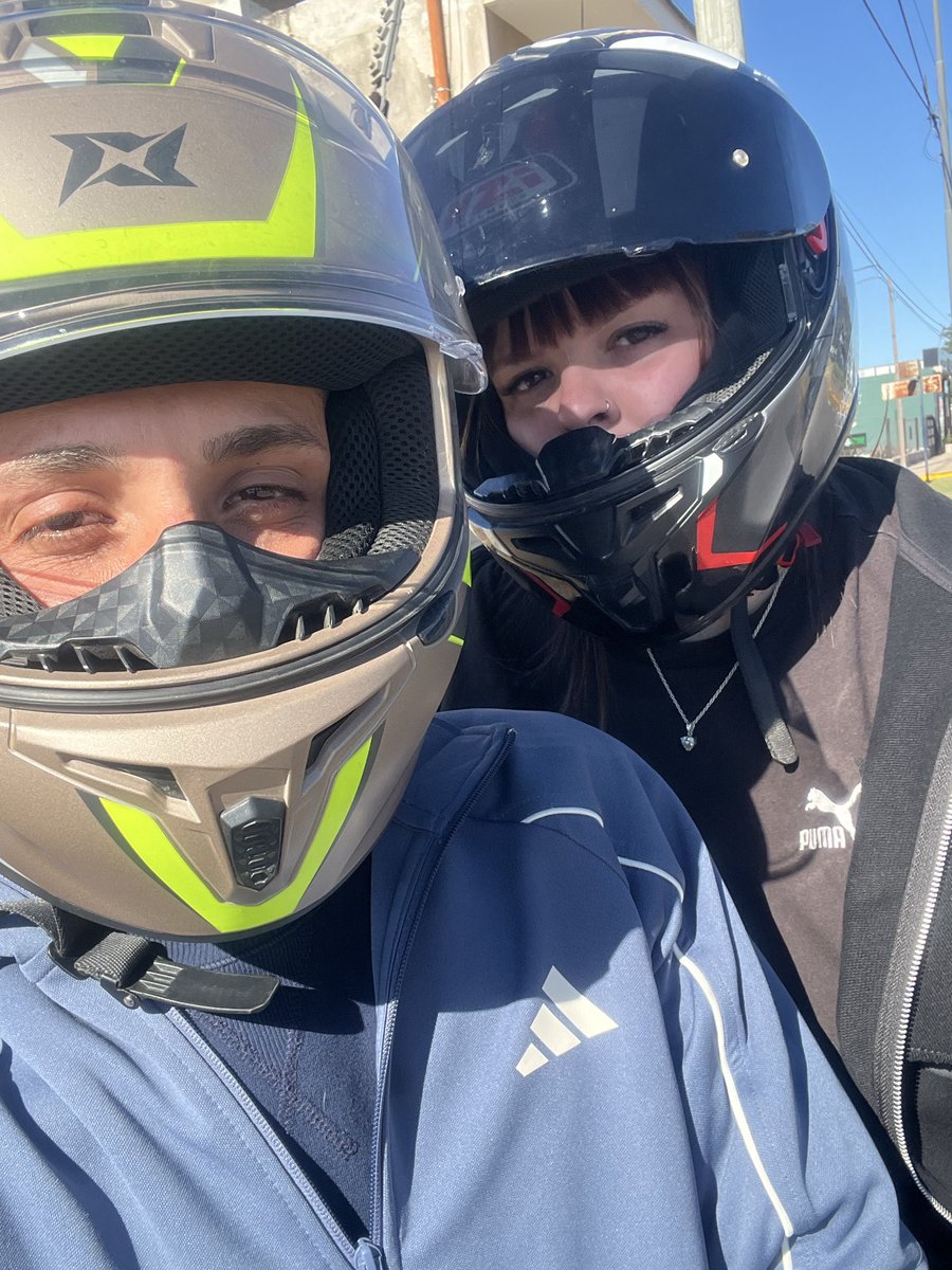 Hoy hace 38 meses que conocí esta persona🥺 y desde ese día no ha dejado de sorprenderme con cada cosa que hace por mí 🫶🏻 cada día que pasa me hace más feliz 🥺hace hasta lo imposible para verme bien ❤️ solo me queda agradecerte mi valen, te amo con mi alma entera♥️ <a href="/valefer812/">𝚅𝚊𝚕𝚎</a>