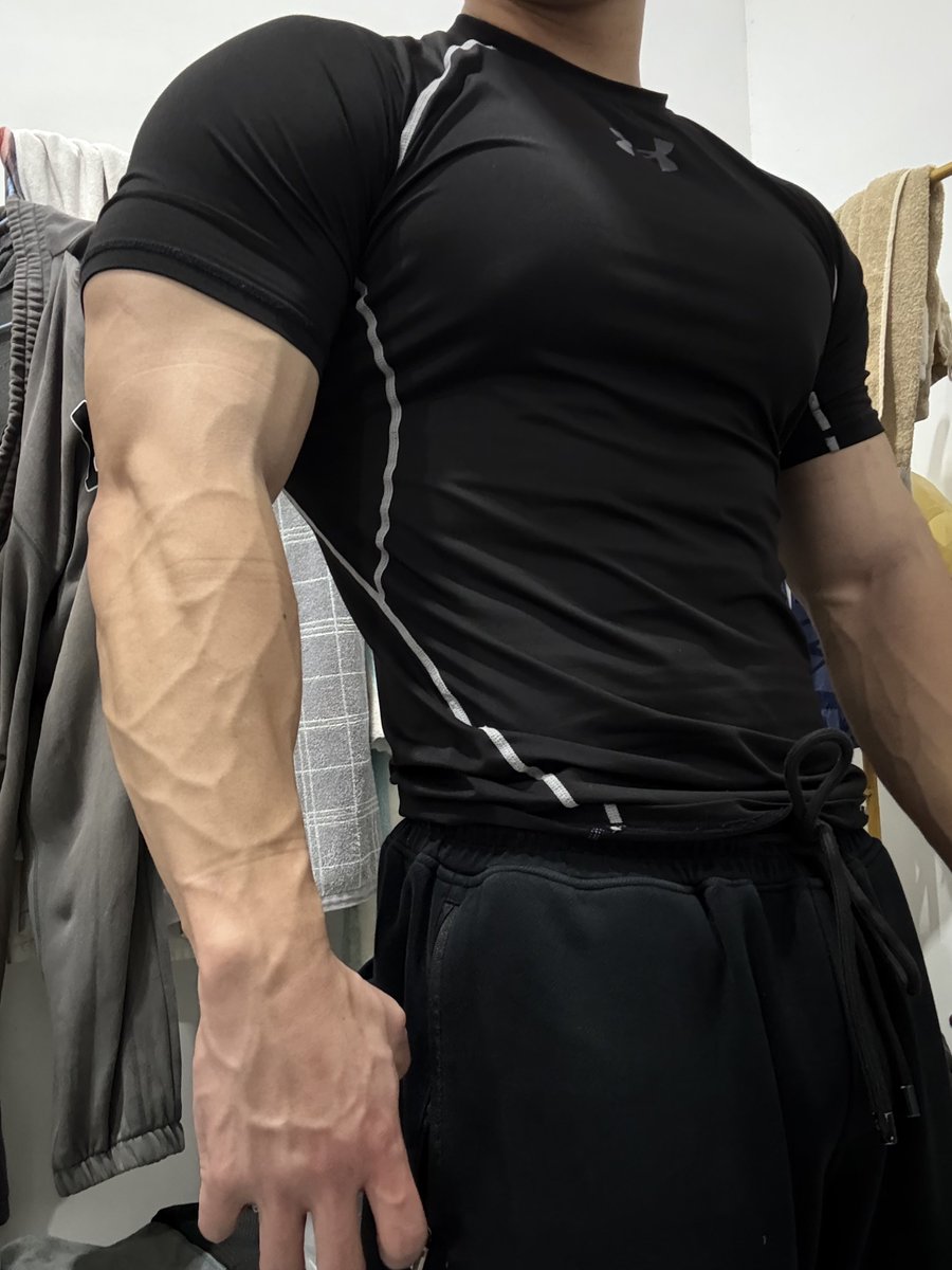 lu9024's tweet image. nm的健身房浴室是真乱