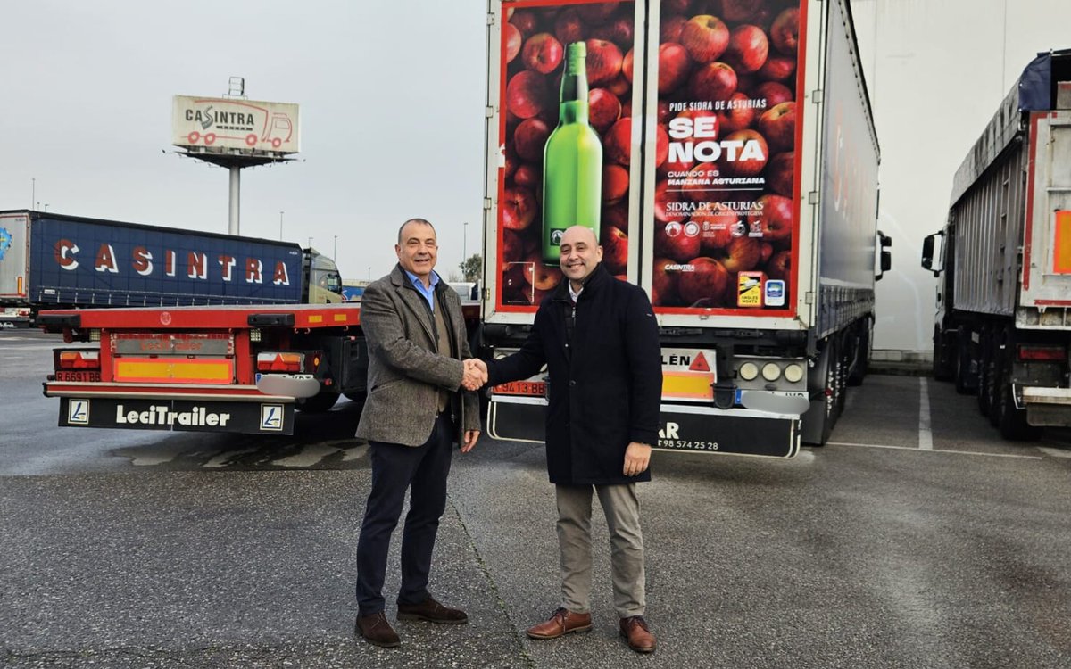 SidraDasturias's tweet photo. En el acto han estado Manuel Rodríguez Fernández, presidente de CASINTRA GRUPO, y Jorge García, presidente de la DOP Sidra de Asturias. 🤝

#SidraDeAsturias #DOP #SeNota #AlimentosDelParaiso #ManzanaAsturiana #YePatrimoniu #CulturaSidreraAsturiana https://t.co/TaOGTn0aeO
