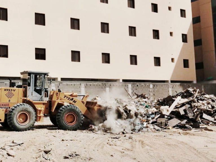 بلدية الظهران تزيل 72 ألف متر مريع مخلفات البناء والأنقاض خلال 2025م 