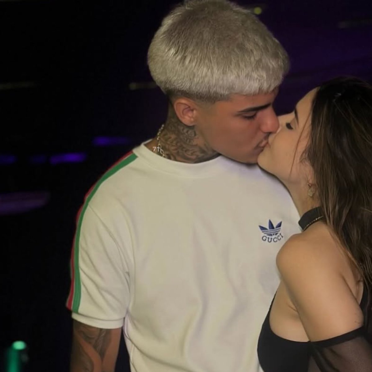 stmgifs's tweet image. te peço pra ficar - pineapple stormtv, lourena, black, salve malak