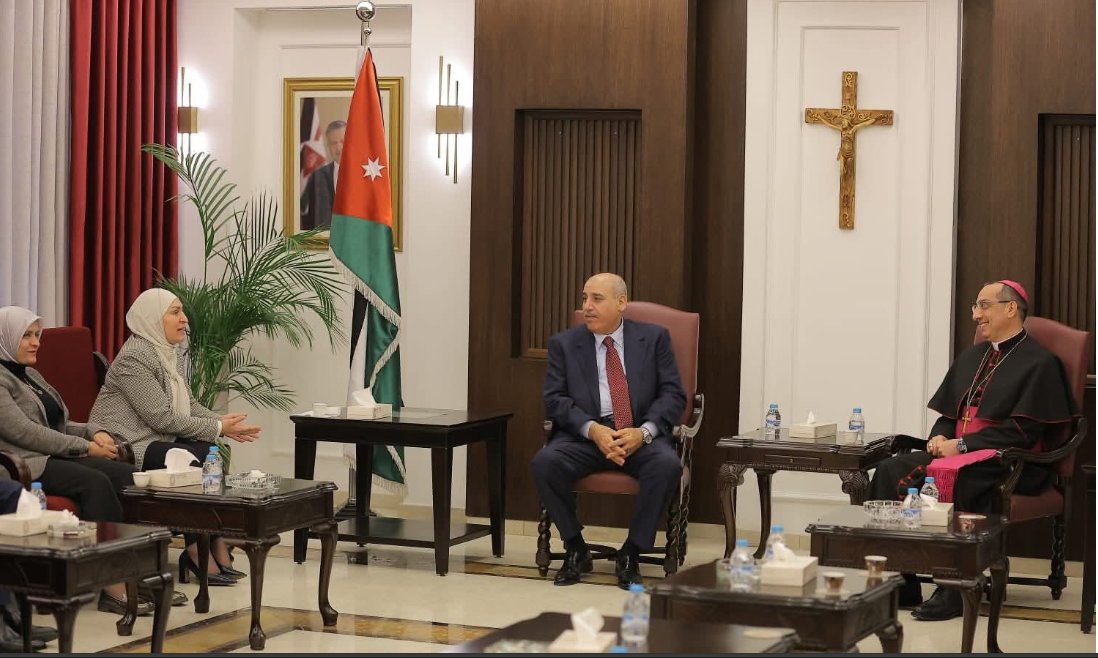 القاضي يقدم التهاني للمسيحيين في البطريركية اللاتينية ومطرانية الروم الأرثوذكس والكاثوليك 