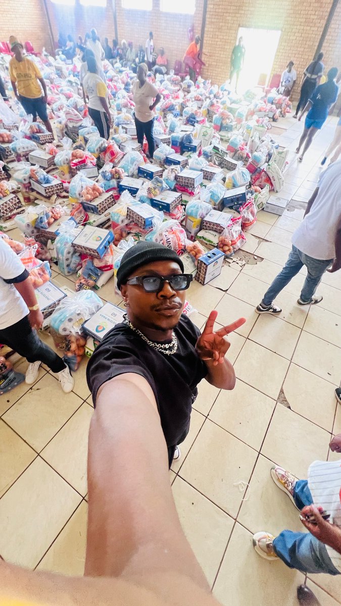 Lebo Molax tweet media
