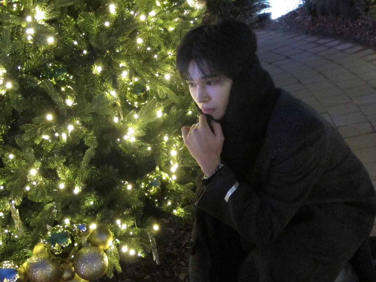 CRAVITY_twt's tweet photo. 러비티 For us 잘 들었어요?!?!
미리 메리 크리스마스🎁❤️
#세림 https://t.co/ETH8F7o8tY