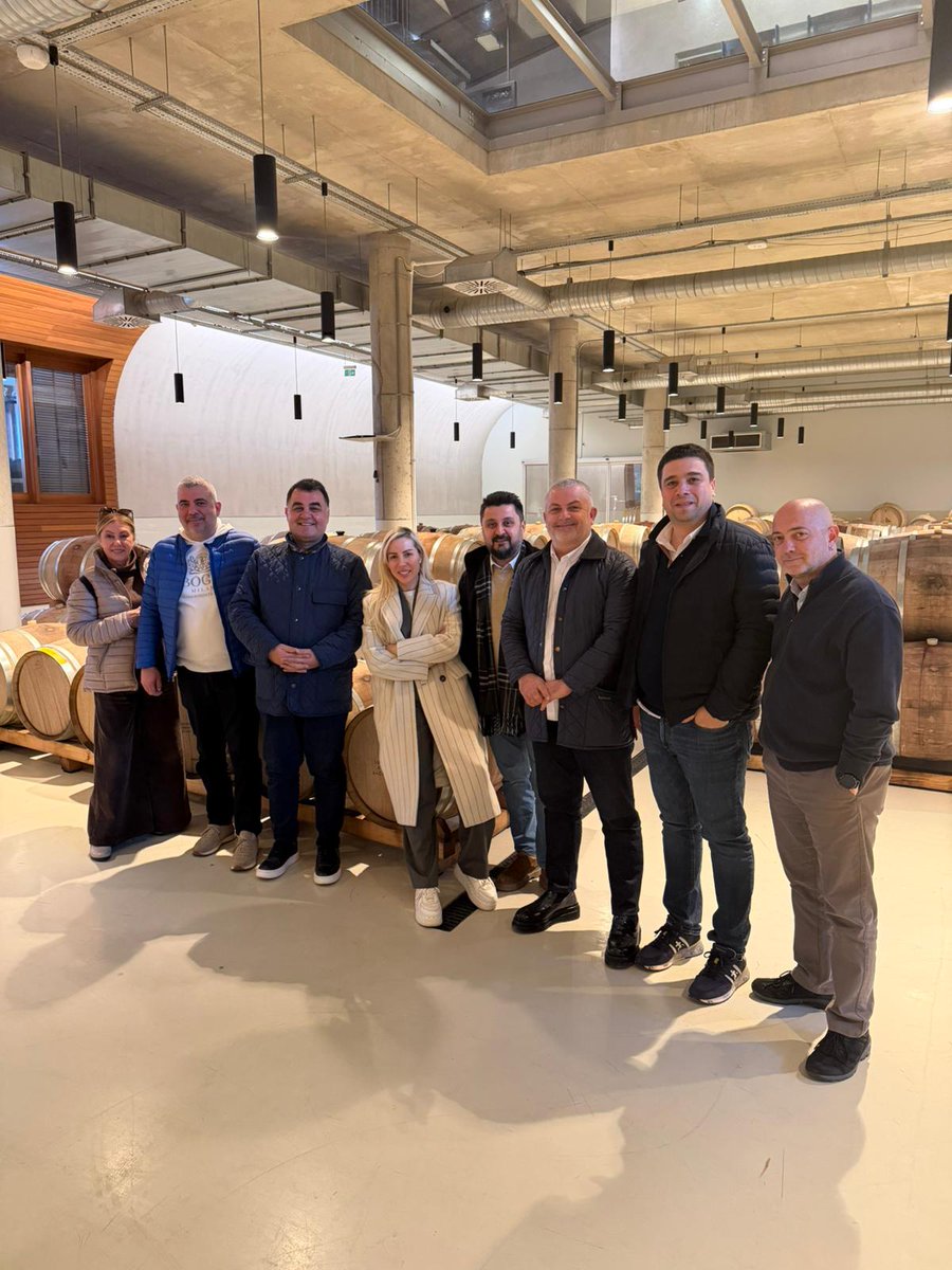 TÜRSAB Başkan Yardımcımız Davut Günaydın, 20 Aralık Cumartesi günü İzmir Bölge Temsil Kurulu Başkanı İsmail Hakkı Karadeveci ve BTK Yönetim Kurulu Üyeleri ile bir araya geldi.

Gerçekleştirilen toplantıda, TTI Fuarı gündemi kapsamlı şekilde değerlendirilirken, Art Shuttle