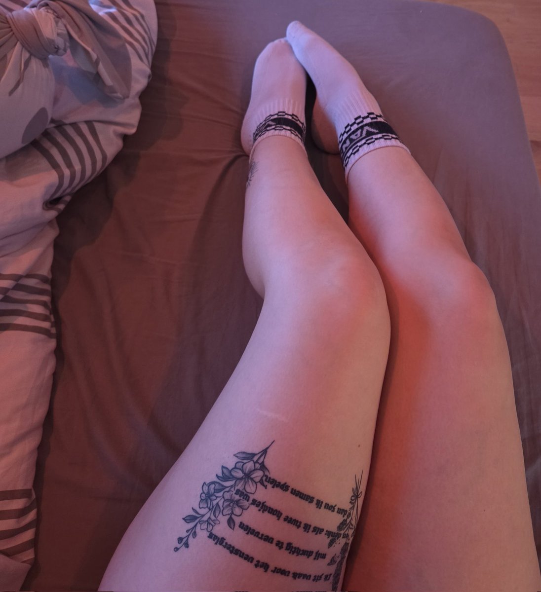sweetnessmor's tweet photo. Fresh day, fresh socks 💖 🧦 

I lost my voice, so I don't make a lot noises. 😳😔 

#feetworshi̇p #feetfetısh #socks #morning #freshsocks #feetfinder #legs #tattoo https://t.co/iZoVl9kjch