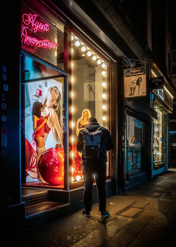 Dear Santa……

#streetphotography