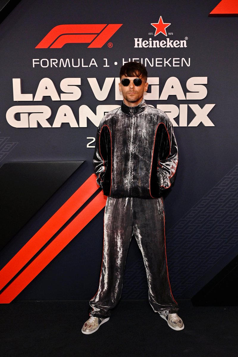 MTV's tweet image. Why, yes! I will be forcing my entire family to sing Happy Birthday to @Louis_Tomlinson at our Christmas Eve gathering 🗣️