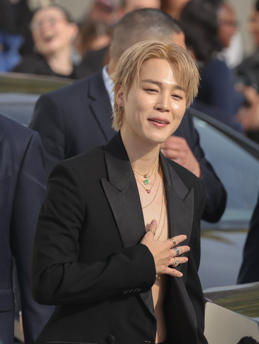JIMIN JIMIN 💛

I vote Park Jimin for #MostPowerfulAsian2025 <a href="/iconpolls/">ICON</a>