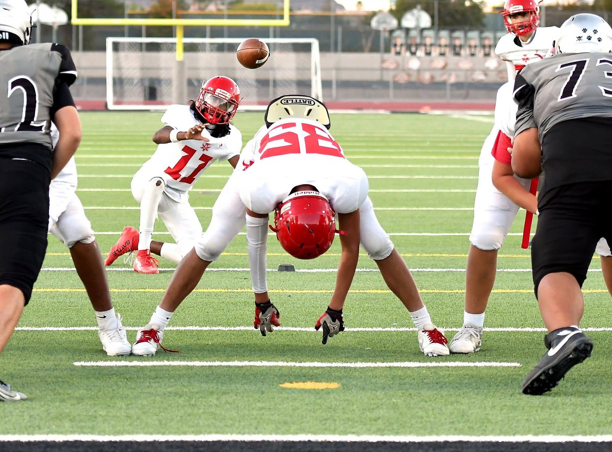 MasonClementeAV's tweet photo. #longsnapper #avhs #85 https://t.co/TVOd9NJvzQ