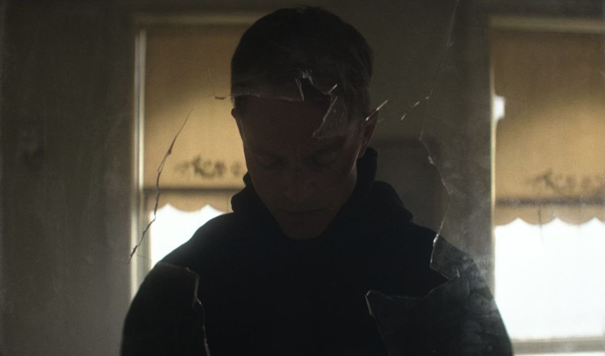 redderrhetoric's tweet image. Confession: I have no clue what this scene was about. Like where is he.