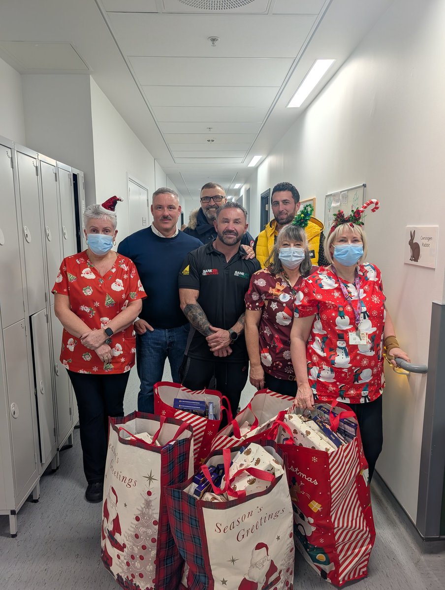 WelshRocky_1983's tweet image. 𝗪𝗲𝗹𝘀𝗵𝗥𝗼𝗰𝗸𝘆 #𝟭𝟮𝗗𝗮𝘆𝘀𝗢𝗳𝗖𝗵𝗿𝗶𝘀𝘁𝗺𝗮𝘀 - 𝗗𝗮𝘆 12 Part 3🎅🏼🤶🎁

Thrilled to share our festive sponsorship: #TheGrangeChildrensWard 🎄🎁🍫

Proud to spread cheer and make a difference. Thanks for your support! 🎄❄️
#communityspirit #Welshrocky #NewportsRocky