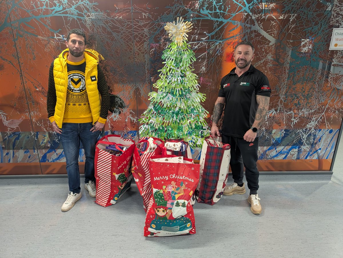 WelshRocky_1983's tweet image. 𝗪𝗲𝗹𝘀𝗵𝗥𝗼𝗰𝗸𝘆 #𝟭𝟮𝗗𝗮𝘆𝘀𝗢𝗳𝗖𝗵𝗿𝗶𝘀𝘁𝗺𝗮𝘀 - 𝗗𝗮𝘆 12 Part 3🎅🏼🤶🎁

Thrilled to share our festive sponsorship: #TheGrangeChildrensWard 🎄🎁🍫

Proud to spread cheer and make a difference. Thanks for your support! 🎄❄️
#communityspirit #Welshrocky #NewportsRocky