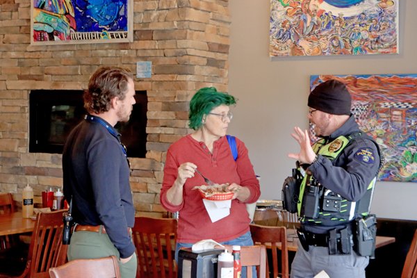 WheatRidgePD's tweet photo. Thanks to everyone who swung by Rolling Smoke BBQ for our #CopsintheCommunity event this month. We are planning another event at the Starbucks on W 38th Ave. & Wadsworth in January (more details coming soon).
Shoutout to Daniel Orr with https://t.co/44VYDYHo69 for the photos! https://t.co/GbaQl0NpHY