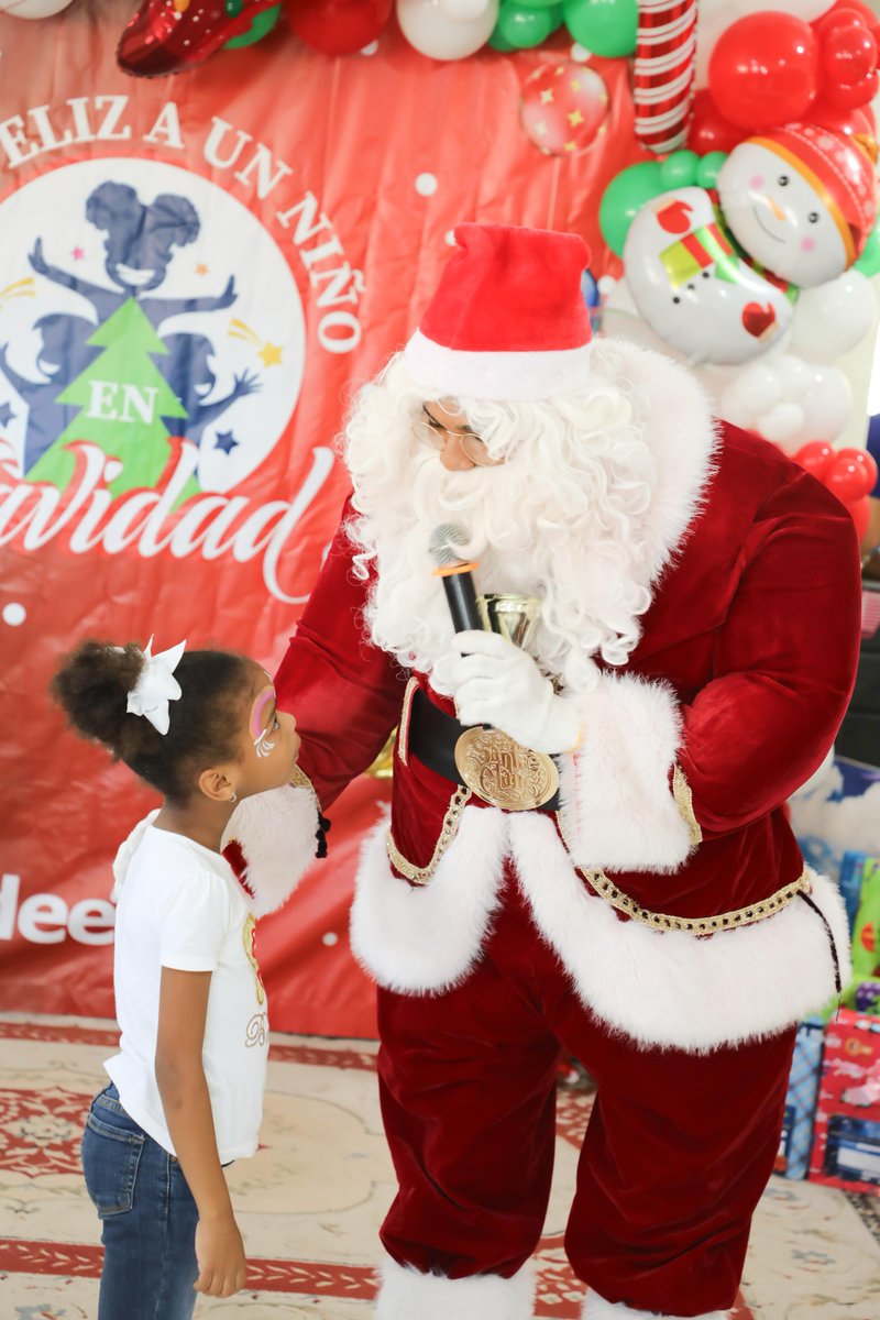 Colaboradores de Edeeste apadrinan con entrega de juguetes a niños del sector Capotillo periodismoculturalrd.com/2025/12/colabo…