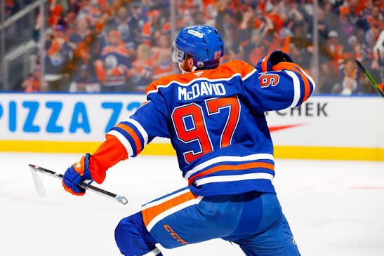 DrippysPicks's tweet photo. NHL Bet #1 Dec 23rd 

Connor McDavid O 2.5 SOG (-170) 

McJesus has been on an absolute TEAR recently. With 3,6,5,6,5 SOG in the last 5 games. He shoots a lot in the Battle of Alberta games with 6,9,5,5 SAT in the last 4 so I like the over again tonight. 

❤️ if you ride 

#NHL https://t.co/KnW4dufMzs