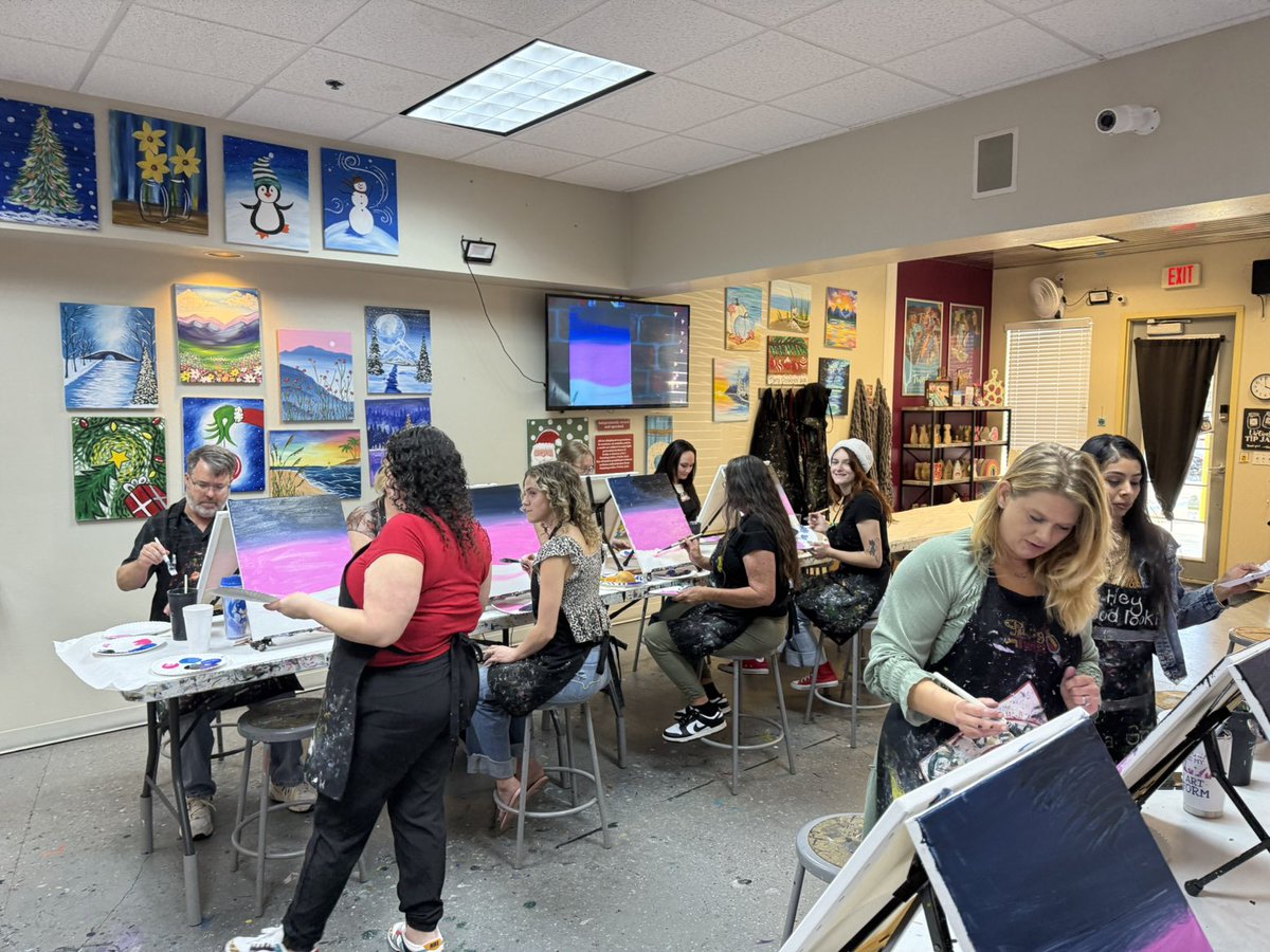 LifeatTCA's tweet image. Happy Holidays from Lakeland, FL! 🥂🎨
The Cleaning Authority – Lakeland wrapped up the year at Painting with a Twist. Big shout-out to this amazing team for their hard work, teamwork, and positivity. Here’s to more wins and laughs ahead!
#LifeAtTCA #TeamTCA