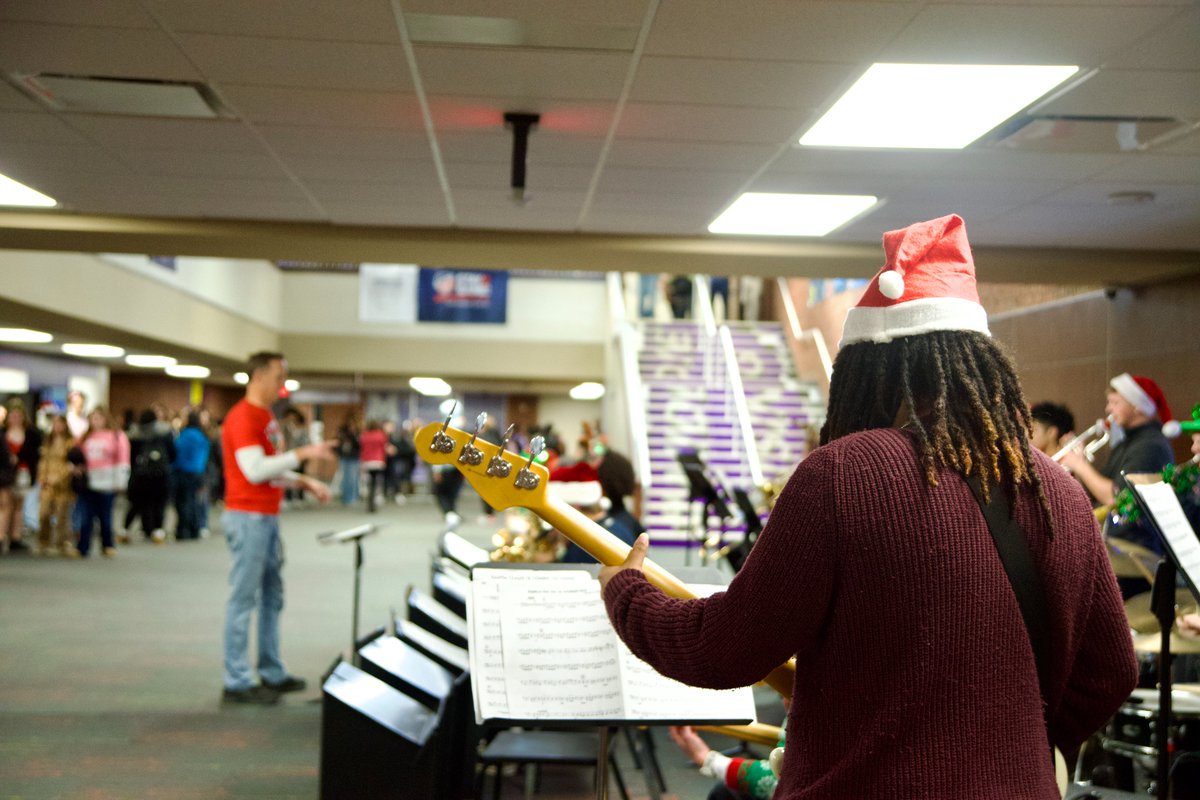 MiddletownOH's tweet image. 🎷✨ Winter break highlight: the MHS Jazz Band, led by Mr. Dave Leisten, filled the halls with music on the last day before break—reminding us to slow down and enjoy the moment. 🎶 #MiddieRising