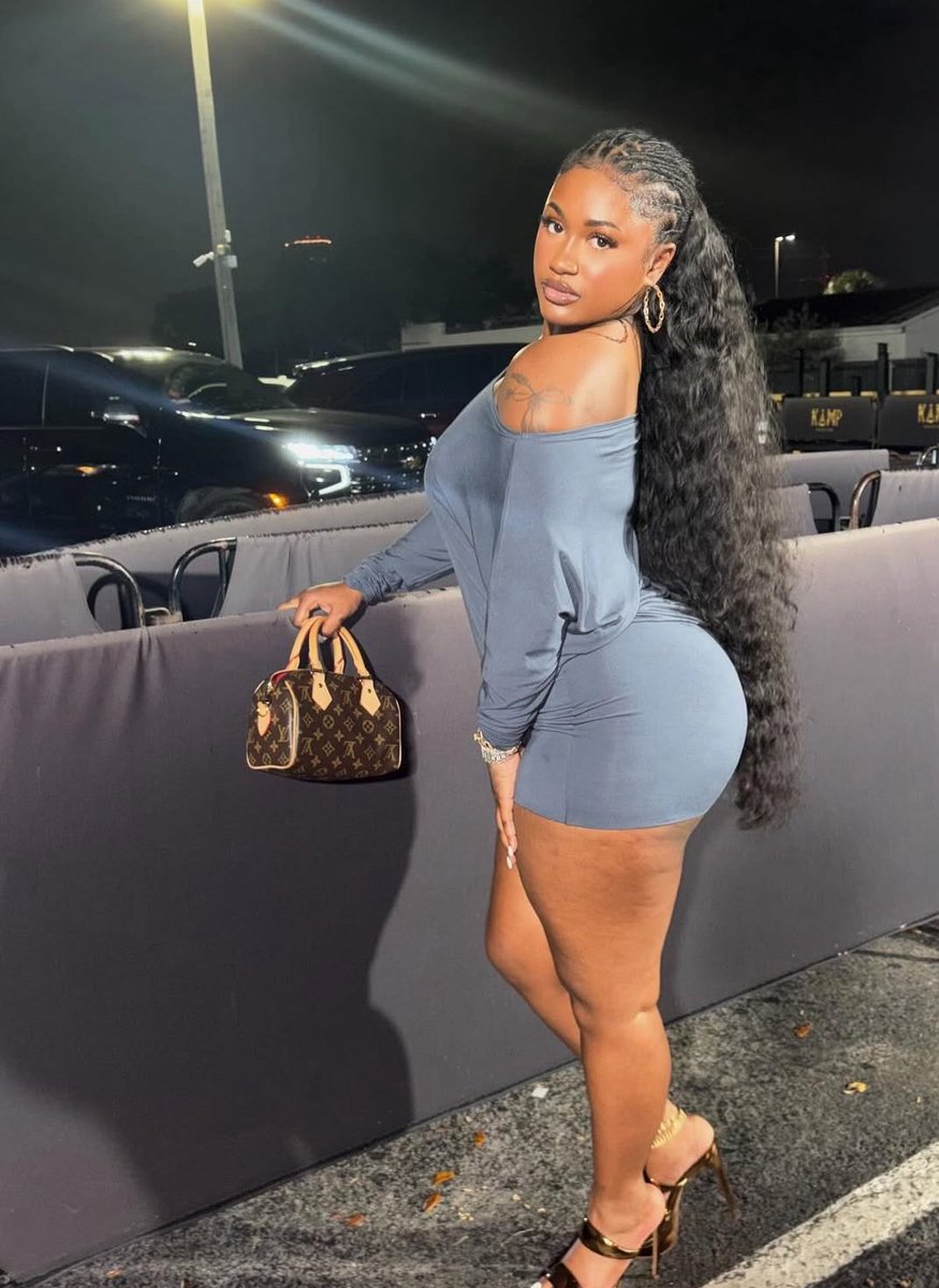 With3Is's tweet photo. Thick as fuck. https://t.co/isXAgLuyuU