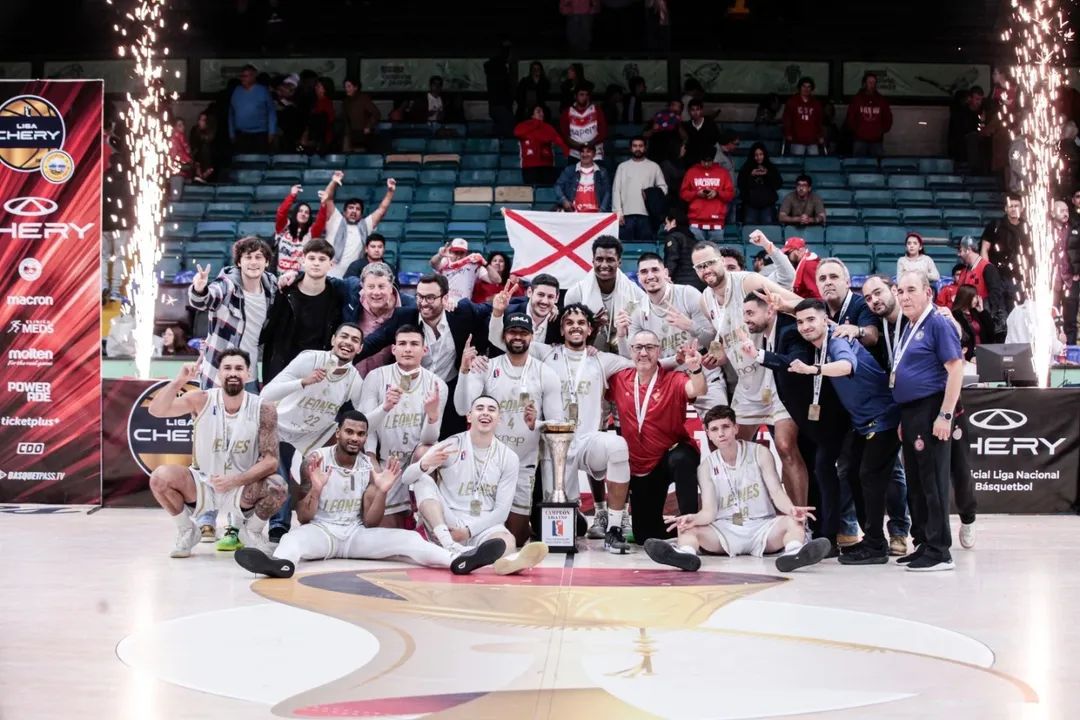 aguilar_leon's tweet image. #Venezuelan @MoisesGalaviz_ recuperó el trono de @liga_nacional de #Chile con @CDCLosLeones, tras vencer en la final a @CDVBasket #LNB 🇨🇱

(Vía @dosquintetoscom)

dosquintetos.com/lnb-chile-gala…