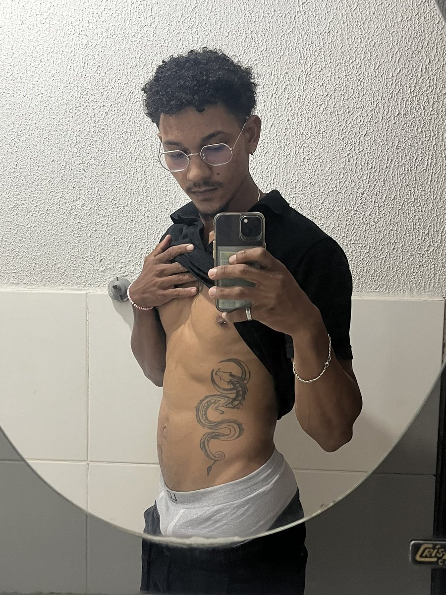 httpskaike's tweet image. Bucho cheio pós almoço 😋