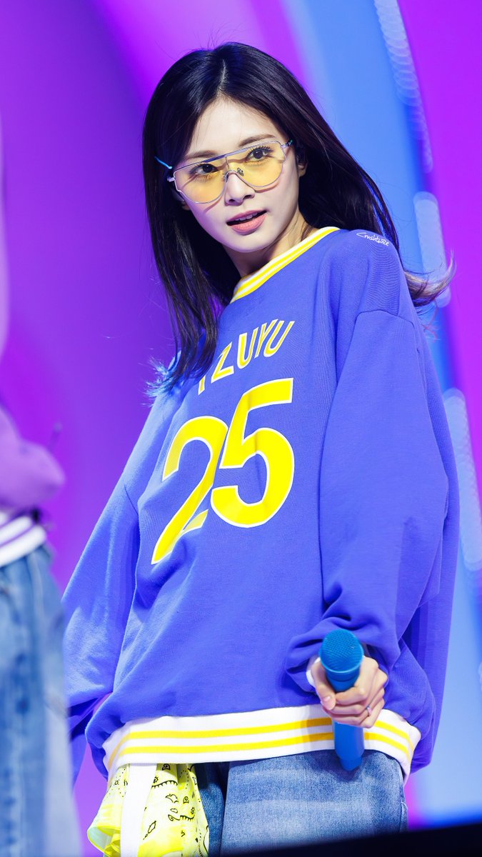 jichaetzu's tweet photo. 25 really is her magic number 💙 https://t.co/4WsyqHx6dP