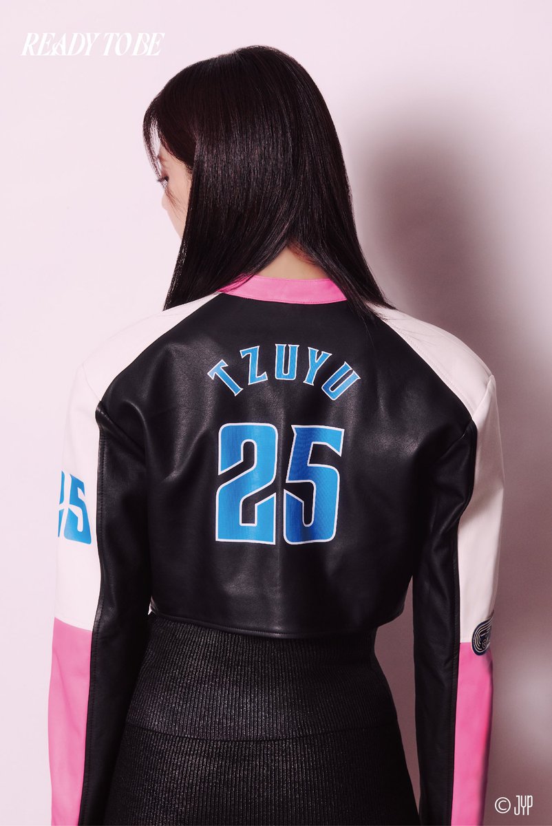 jichaetzu's tweet photo. 25 really is her magic number 💙 https://t.co/4WsyqHx6dP