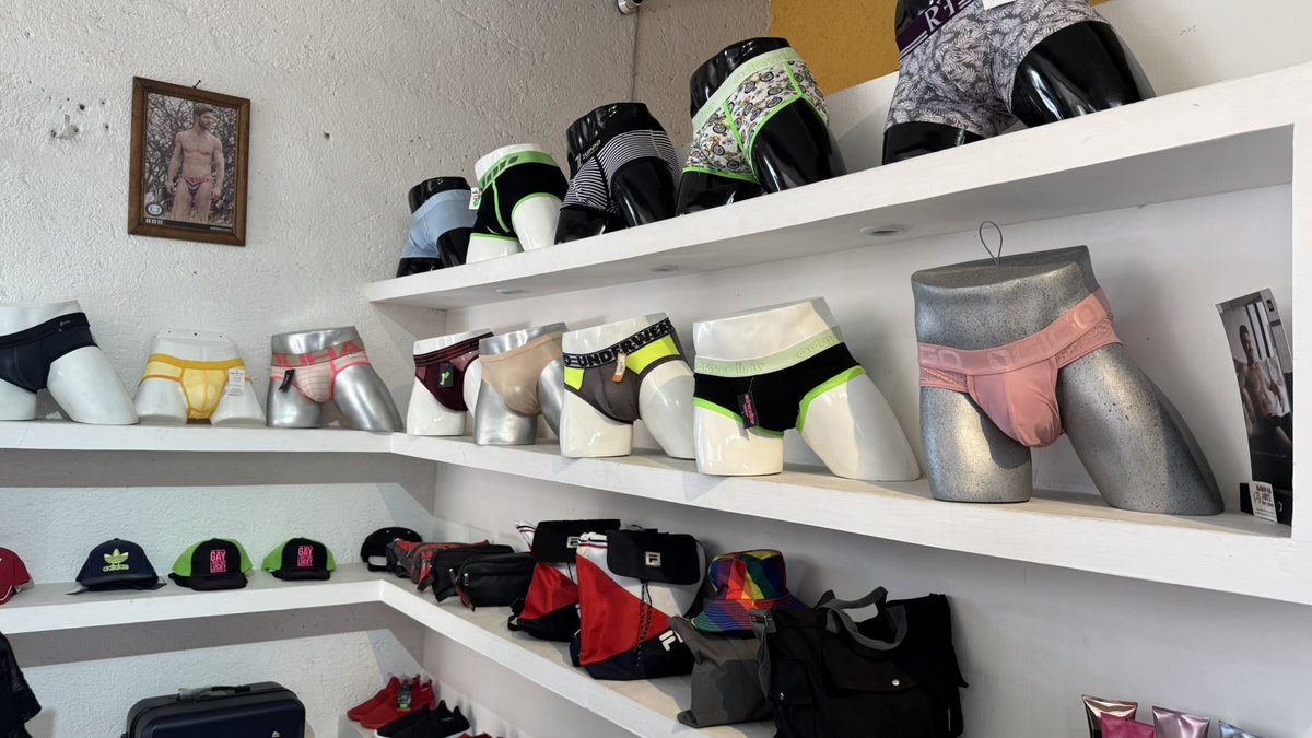 DeInterios's tweet image. Descuento desde el 20% hasta el 50%
23 y 24 de diciembre de 2025.
"FELIZ NAVIDAD"