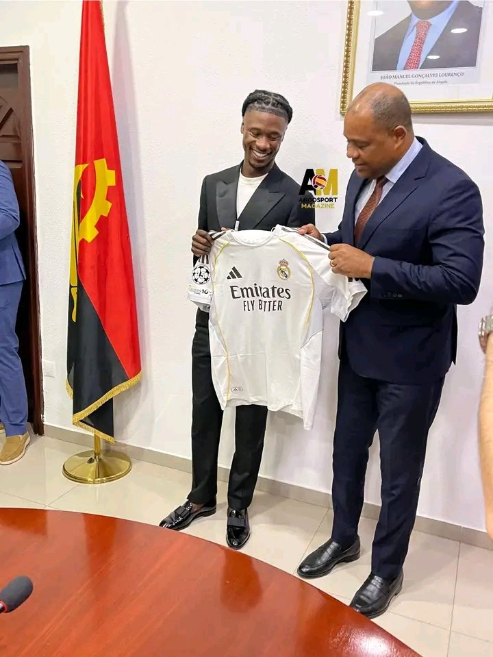 MadridXtra's tweet photo. 🇦🇴 Eduardo Camavinga with his parents at the headquarters of Angola’s Ministry of Youth and Sports. [AngoSport Magazine] https://t.co/8OTlTjI8Ma