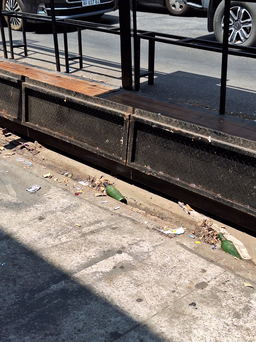 Basura y ocupación ilegal del espacio público  <a href="/bacomuna14/">Comuna 14</a>