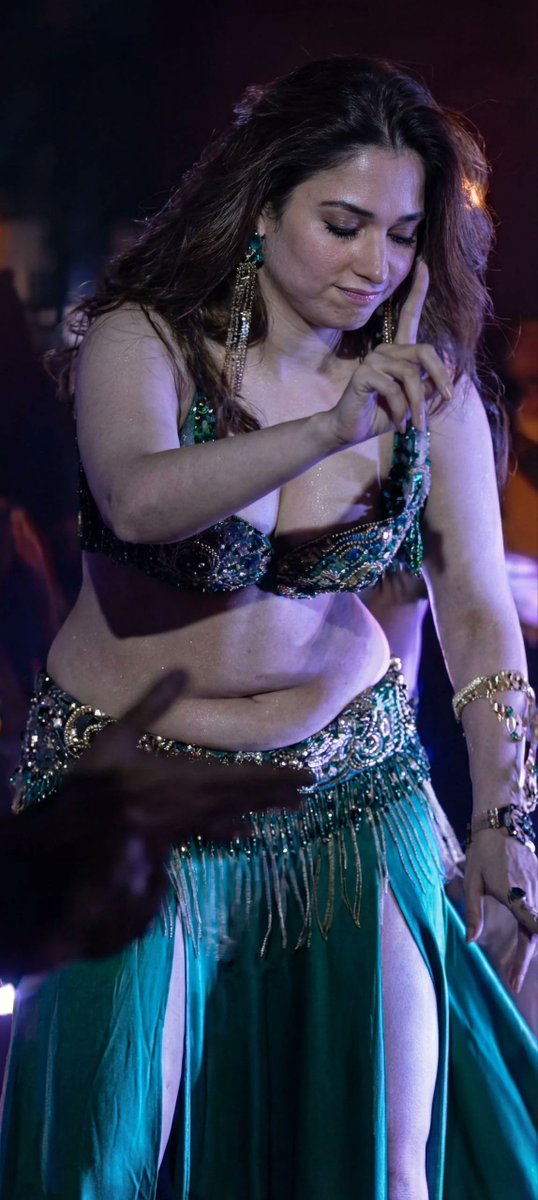 YoloRoloKolo's tweet photo. POWER HOUSE 🤤🔥🥵

No competition for her 🥵

#TamannaahBhatia https://t.co/zKdbRU9oby