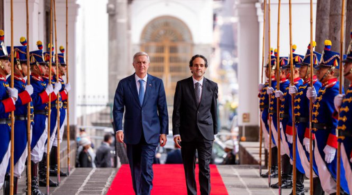 SebastianRochaZ's tweet photo. 🔹Con permiso, vengo a reposicionar el nombre de Chile en el mundo 🇨🇱 🌎 https://t.co/xdTVh4wezt