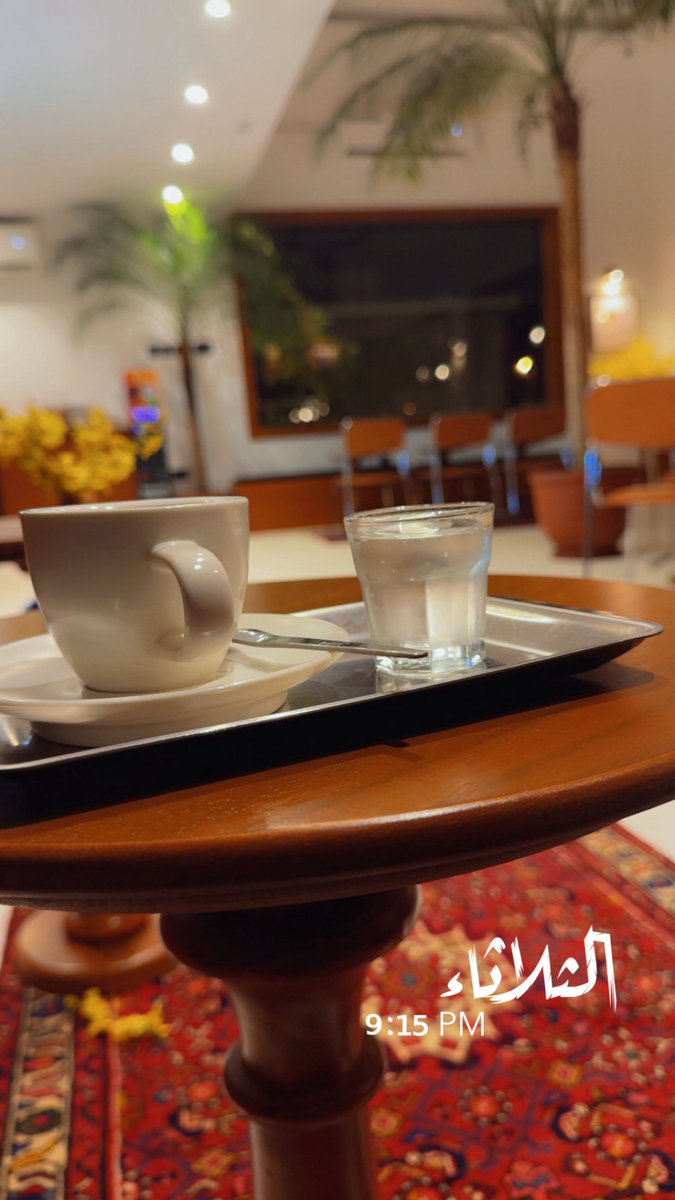 L2eem's tweet image. مساء الخير .. معاكم جابر ، الفائز بجائزة أسوء مصور في سنة ٢٠٢٥ .. المهم ، ماعلينا ، منو يعرف مكان القهوة ؟