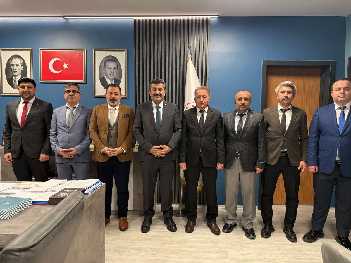 TESistanbul4's tweet photo. @turkegitimsen İstanbul 4 Nolu Şube Yönetim Kurulu @kagithane_mem Müdürü  Sn. Mustafa Hoşyiğit’imakamında ziyaret etti. https://t.co/9SZ337eHK7