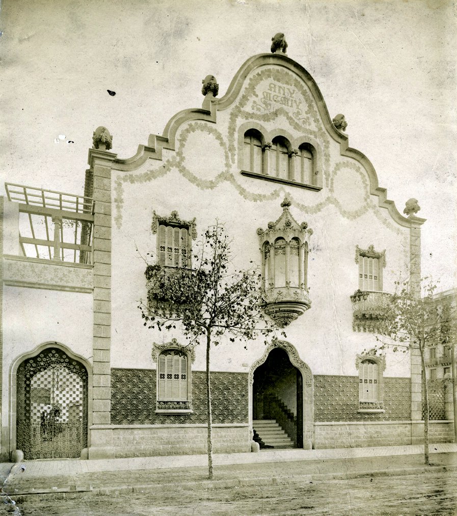 efemarq's tweet image. #Taldiacomavui de 1956 va morir l'únic arquitecte català de la Història que fou mestre absolut de dos moviments arquitectònics successius i, a sobre, antagònics (Modernisme i Noucentisme): Josep Puig i Cadafalch, arquitecte, físic, historiador, arqueòleg i professor a Harvard.