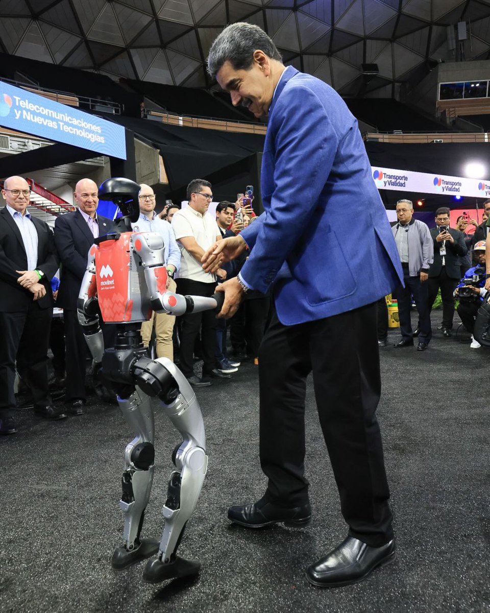 ¡Orgullo productivo! La marca colectiva de los CONPPA marcha a paso acelerado.
📌 ¡Construcción con sello venezolano! 20 mil obras demuestran que tenemos todo: materiales, ingenieros y mano de obra patriota.#23Dic #ppnaravit #UzakŞehir