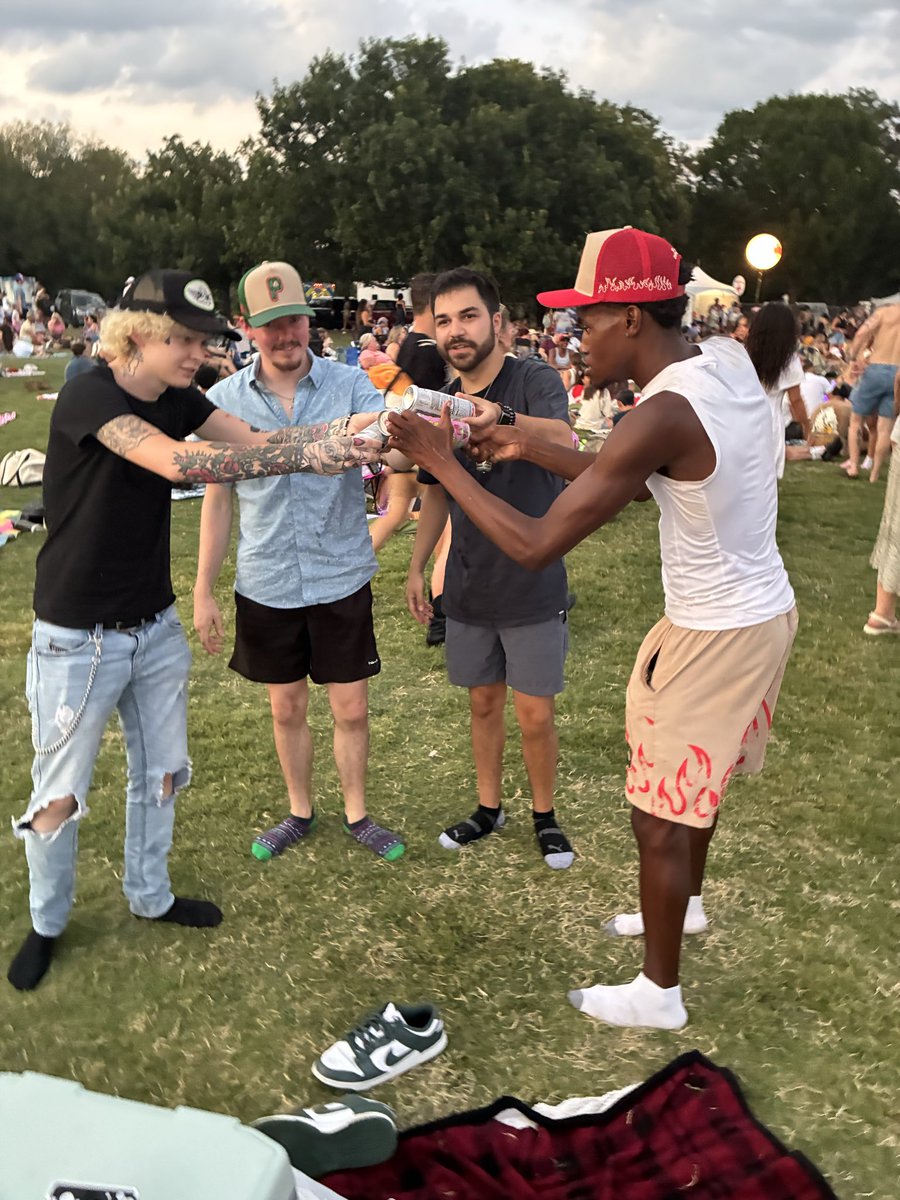 PICKLEY PICKLES tweet media