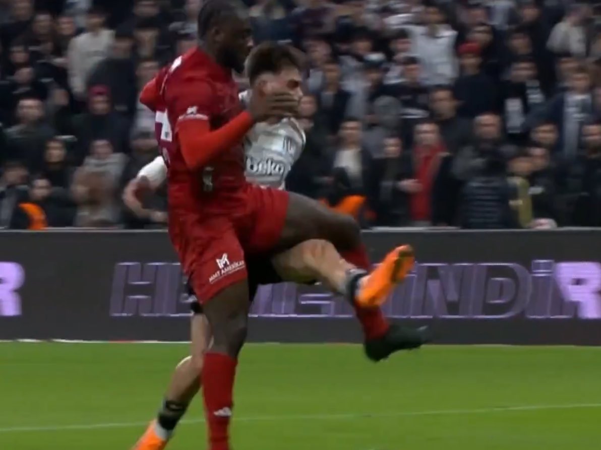 Ah be Tammy niye çektin formadan.