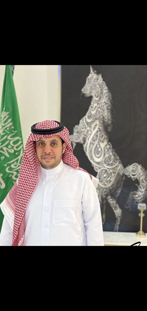 almedan8's tweet image. في لفتةٍ تجسّد معاني النبل وسموّ الأخلاق، قدّم 

🟦الوجيه ورجل الأعمال، مالك إسطبل العرب، الأستاذ محمد بن شباب الشلاحي، هدية فاخرة مادية وعينية للخيّال السعودي المبدع أصيل السرحاني، وذلك عقب تعرّضه لإصابة طفيفة أثناء مشاركته بشعار العرب ، تقديرًا لعطائه وتميّزه.وتفانيه واخلاصه💫…