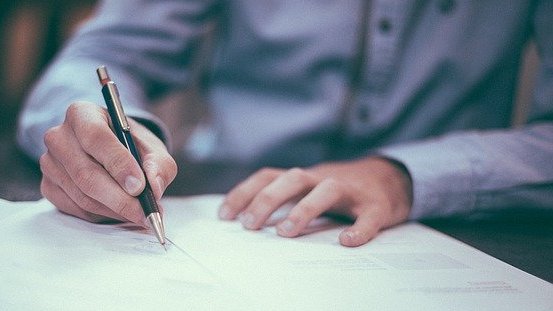 #unistudentpower #UniTips 📚✏️👩‍🎓🧑‍🎓

"Üniversite sürecinizde yaygın mülakat sorularını derleyin, şirket araştırması yapın ve becerilerinizin işin gereklilikleriyle nasıl uyumlu olduğunu göstermeye hazır olun."