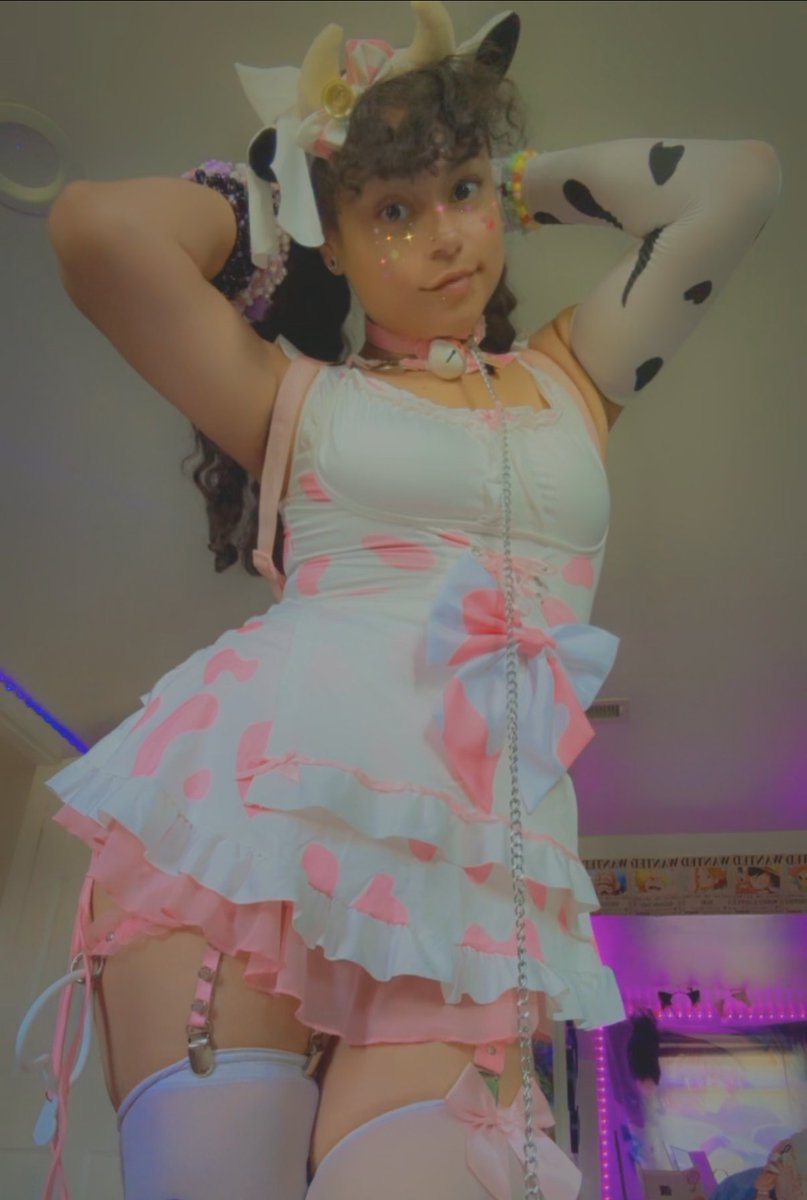 hellazebraUwU's tweet image. like or say ‘hi’ if i can send more in dms :)