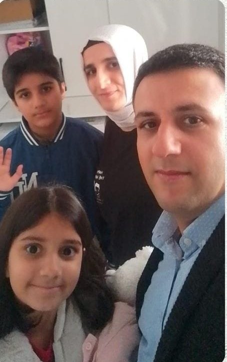 Edirne Cezaevi’nde 8,5 aylık hamile bir kadın.
Evde annesini bekleyen iki çocuk.
Parçalanan bir aile, sessiz bir dram.
<a href="/edirne_valiligi/">Edirne Valiliği</a>
<a href="/EdirneBel/">Edirne Belediyesi</a>

HamileNazife KarakoçaTahliye