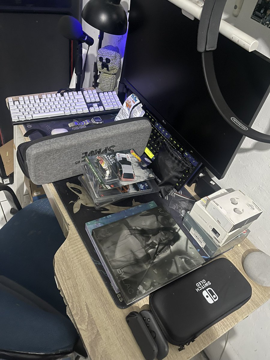 galpratama's tweet photo. Will be selling some my unused / preloved items here. There’s more too, but if you’re interested, just comment below 👇 https://t.co/mfyaTfu8mD