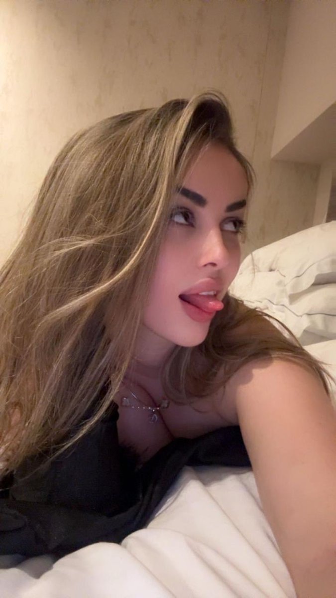 Elena tweet media