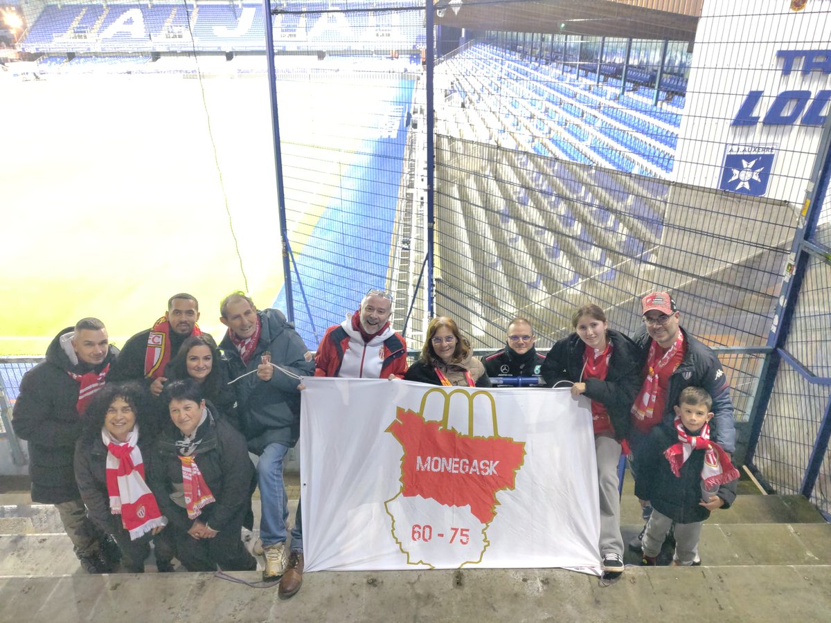 CSMonaco's tweet photo. Grosse mobilisation pour ce tour de Coupe de France. De belles vendanges et la victoire au bout. Merci pour votre fidélité et Joyeux Noël à tous les supporters 🔴⚪ #AJAASM #DagheMunegu #ASMonaco #Partouttoujours #CSMBourgogne @SuppLorraine @monegask6075 #CSMDOMTOM https://t.co/nhLyzt8FZZ