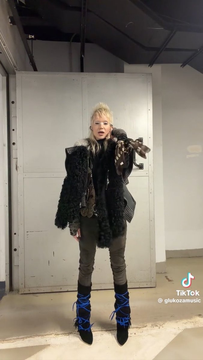 Прикиньте, Глюкоза…
(шутки про Йоланди дома и тд)