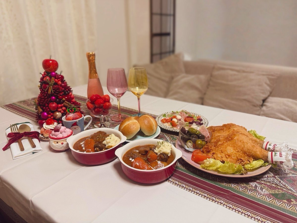 j19ttp's tweet image. 明日親知らず抜歯夫婦なので
今日クリスマス🎄🎅🍓

 #おうちごはん