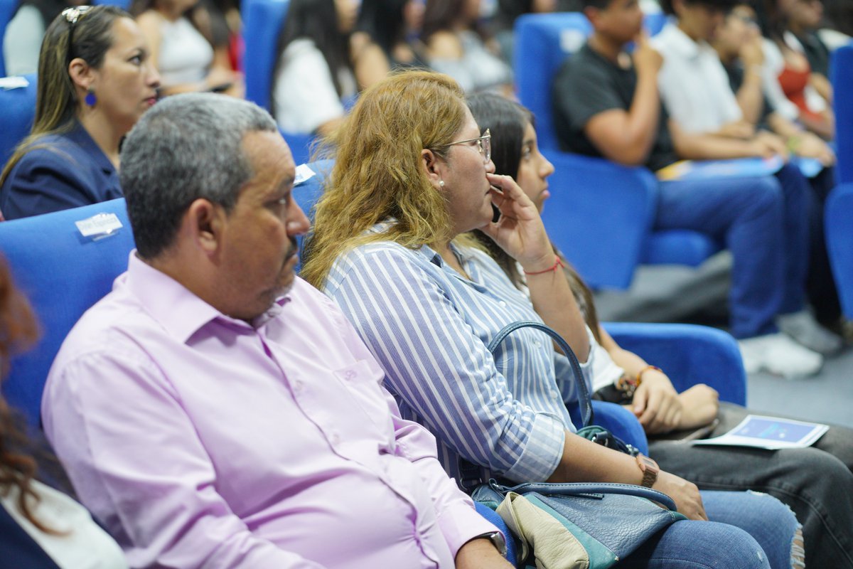 dido_uta's tweet photo. El Programa Propedéutico Pedagógico UTA realizó su ceremonia de cierre 2025. Una instancia que reconoció la trayectoria de estudiantes de la Red Yatichaña – PACE y su camino hacia la educación superior, junto a autoridades, familias y comunidad educativa.
https://t.co/XTF2LZLJM5 https://t.co/PzVDIy3Aqu