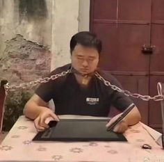 cloudia030's tweet image. AI after generating shit for the 100th time 
#ai #aiart