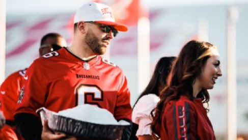 LooseCannons813's tweet image. 3 years in.. Baker’s always having his hand in helping the community. 

If there’s one thing we can do that will make this season any better, it’s helping @bakermayfield become #WPMOY 

1 RT = 1 VOTE  #WPMOYChallenge 

#WeAreTheKrewe